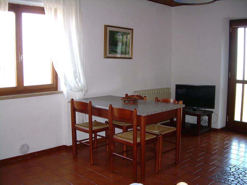 Apartmán Casa Mary Brenzone sul Garda Pokoj fotografie