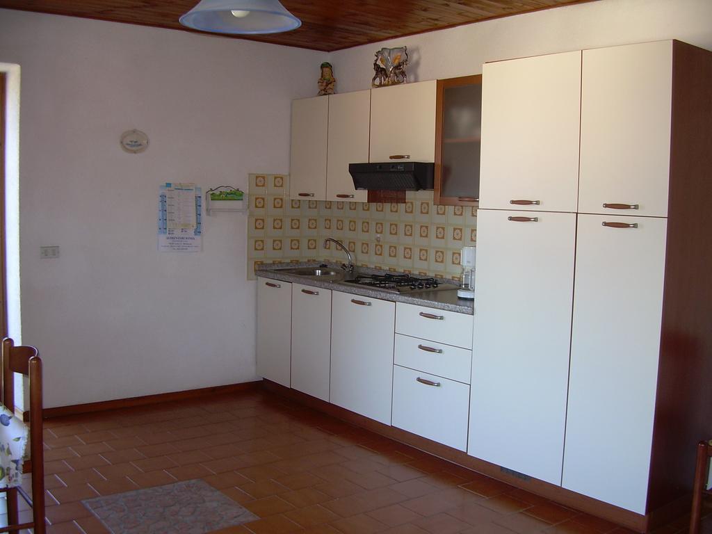 Apartmán Casa Mary Brenzone sul Garda Pokoj fotografie